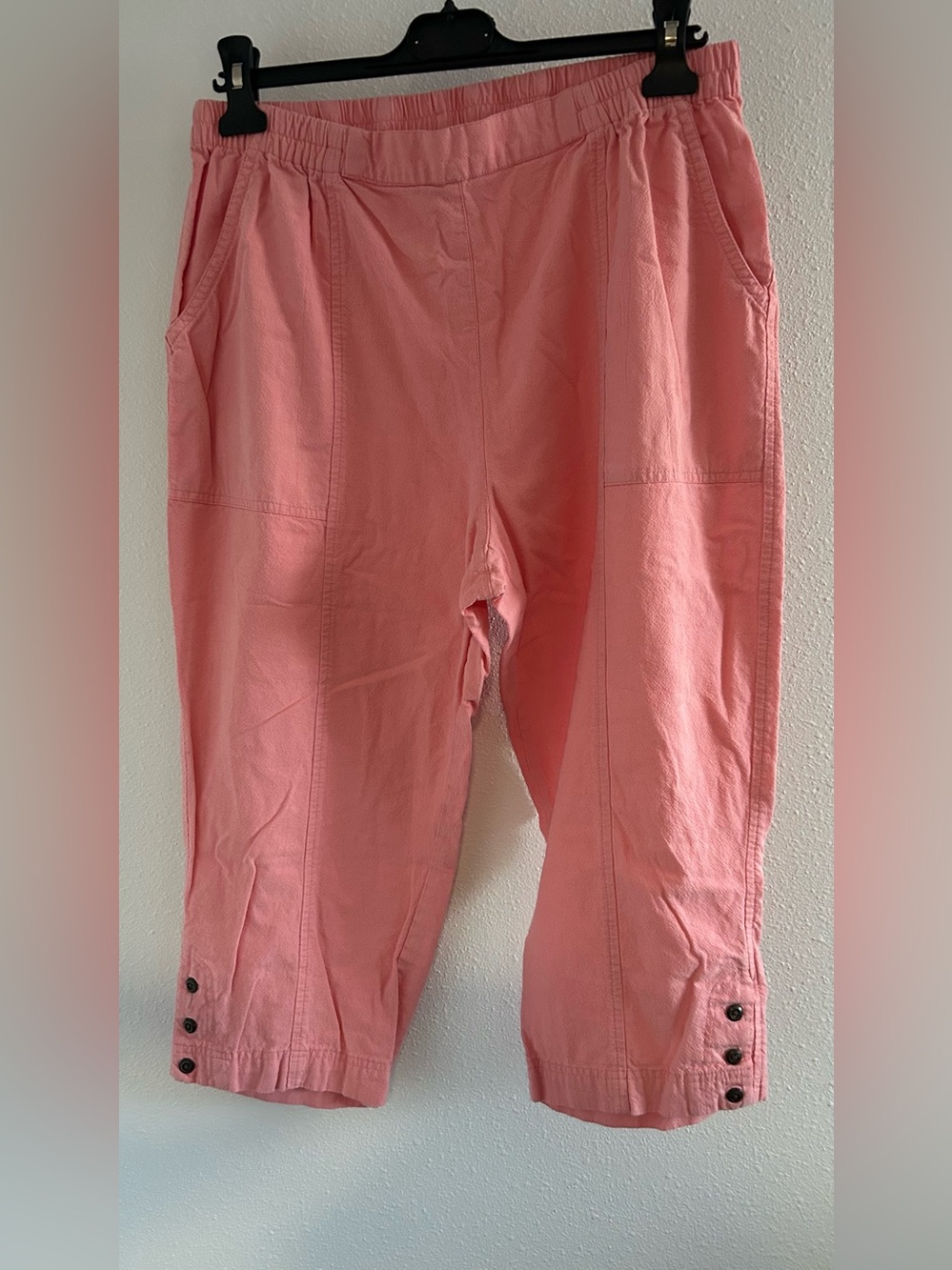 Cathy Daniels Pink Cropped Button Hem Pants